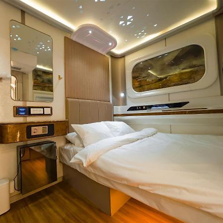 Caps Lock Future Hotel Astana Ngoại thất bức ảnh